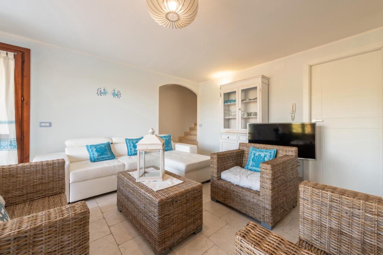Villa Acquamarina Semi Detached Villa With Private Pool And Wifi Torre delle Stelle Eksteriør bilde